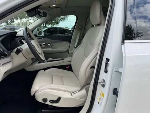 Certified 2025 Volvo XC90 B6 Ultra w/ Protection Package Premier AWD/4WD image 12