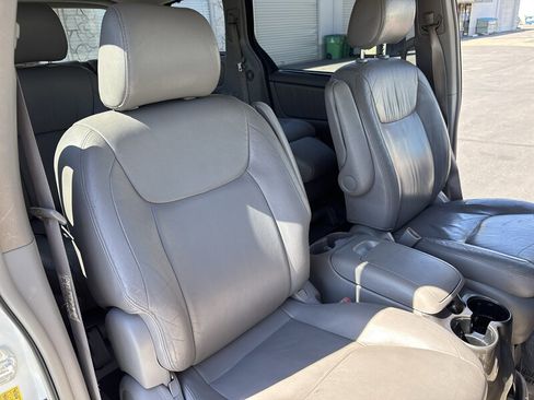 Used 2004 Toyota Sienna XLE image 42