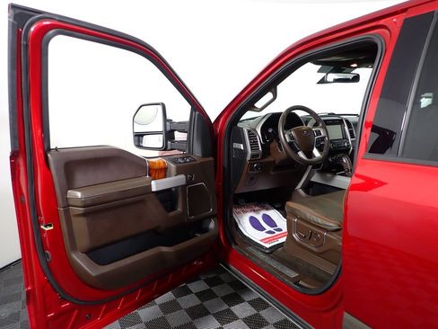 Used 2015 Ford F150 King Ranch w/ Equipment Group 601A Luxury AWD/4WD image 20