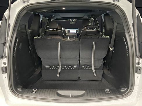 New 2026 Chrysler Pacifica Limited w/ Trailer Tow Group image 15