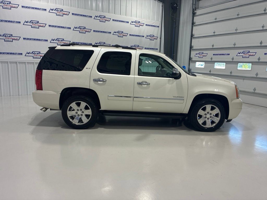 Used 2014 GMC Yukon SLT w/ SLT Chrome Package AWD/4WD image 7