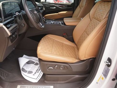 Used 2024 Cadillac Escalade ESV Premium Luxury w/ Performance Package AWD/4WD image 9