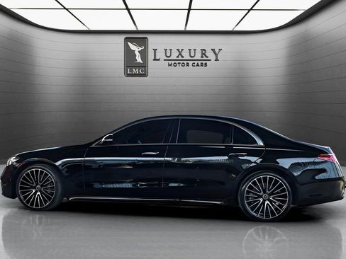 Used 2022 Mercedes-Benz S 500 4MATIC w/ AMG Line Package image 5