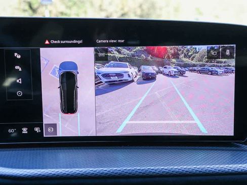 New 2025 Audi SQ5 Prestige image 23