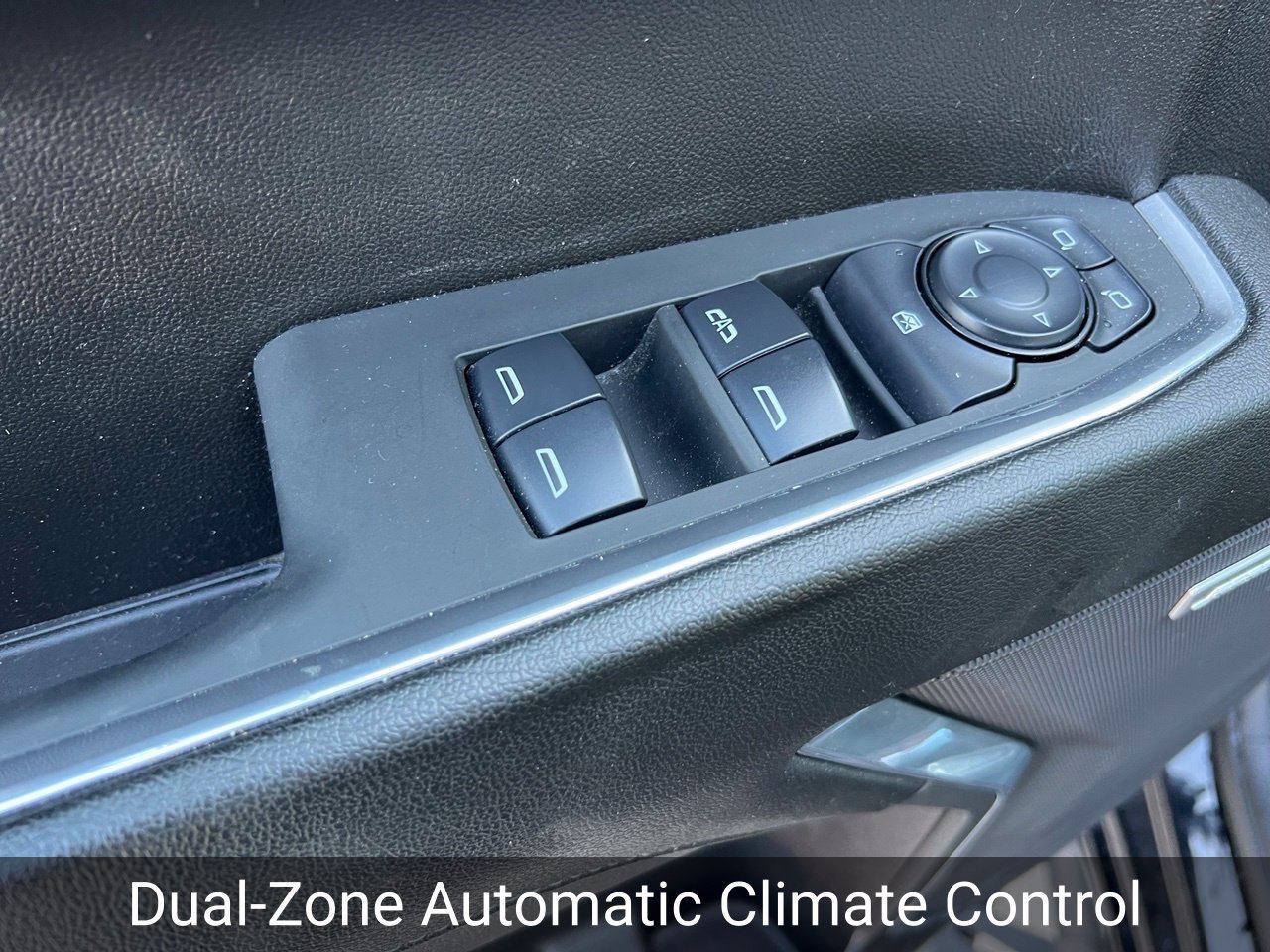 Certified 2024 Chevrolet Silverado 1500 LT Trail Boss w/ Convenience Package II AWD/4WD image 15