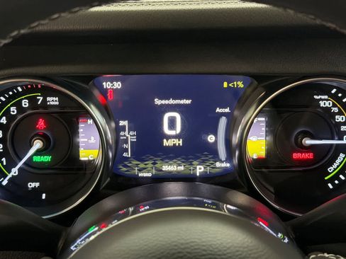 Used 2021 Jeep Wrangler Unlimited Sahara w/ Cold Weather Group AWD/4WD image 25