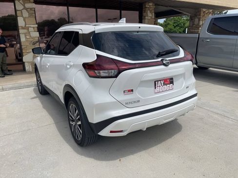 Used 2024 Nissan Kicks SV FWD image 6