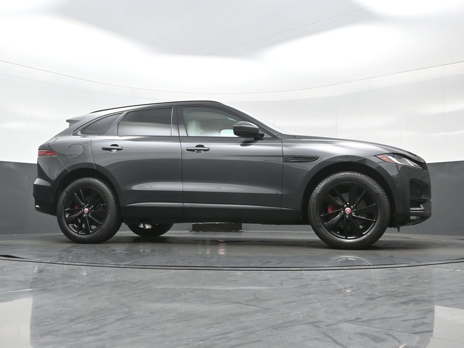 Used 2022 Jaguar F-PACE S AWD/4WD image 32