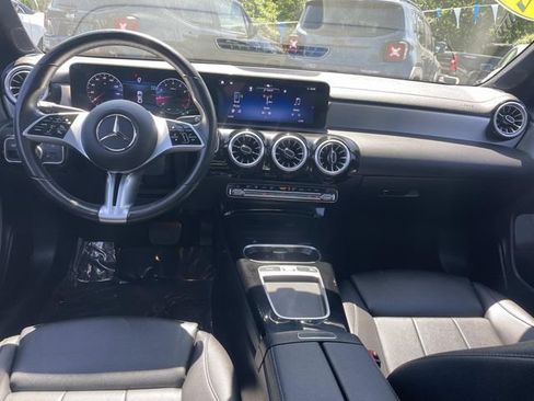 Used 2025 Mercedes-Benz CLA 250 4MATIC image 17