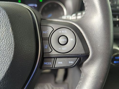 Used 2022 Toyota RAV4 XLE Premium image 28