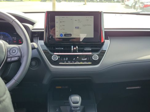 Used 2026 Toyota Corolla Cross LE w/ Moonroof Package FWD image 19