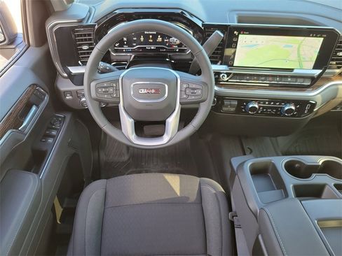 New 2025 GMC Sierra 1500 SLE image 18