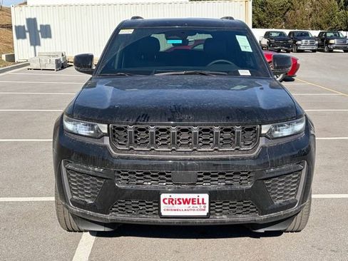 New 2026 Jeep Grand Cherokee Limited w/ Limited Altitude Package AWD/4WD image 10