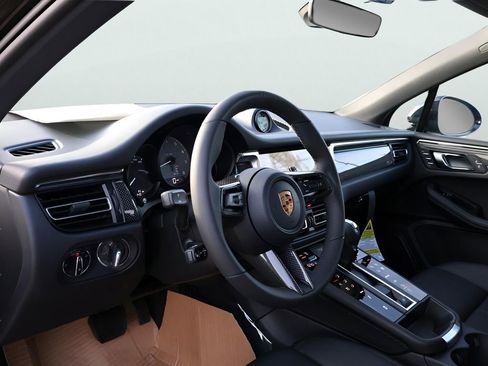 New 2026 Porsche Macan S image 4