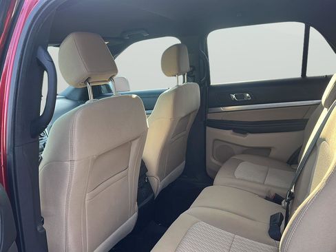 Used 2017 Ford Explorer Base image 13
