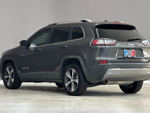 Used 2019 Jeep Cherokee Limited FWD image 3