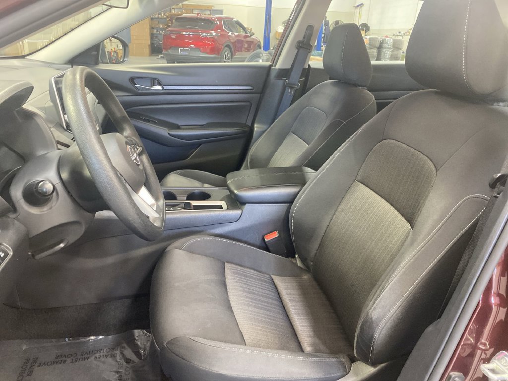 Used 2025 Nissan Altima 2.5 SV FWD image 26