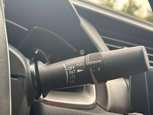 Used 2017 Honda Civic EX-L image 18