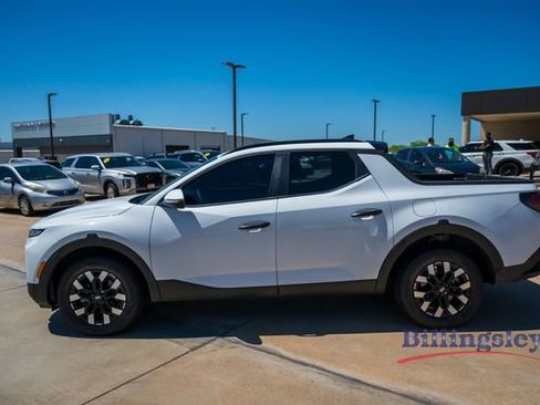 Used 2025 Hyundai Santa Cruz SEL FWD image 2