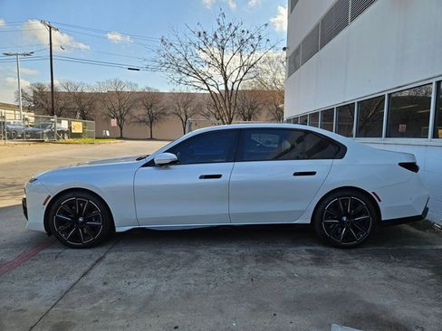 Certified 2023 BMW 760i xDrive image 12