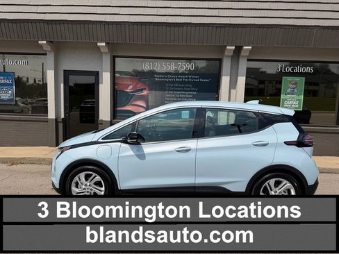 Used 2023 Chevrolet Bolt LT FWD image 1
