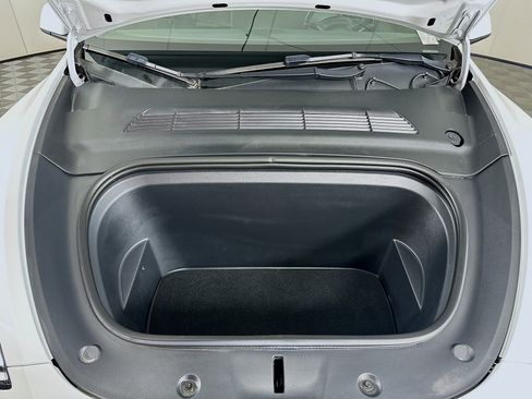 Used 2022 Tesla Model Y Long Range image 33