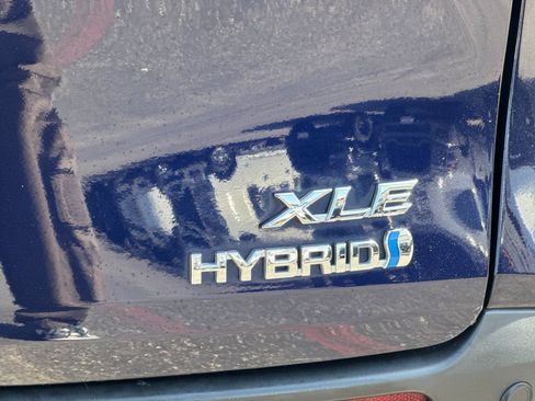 Used 2022 Toyota Sienna XLE FWD image 27