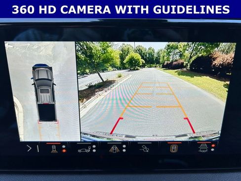 Used 2024 GMC Sierra 1500 AT4 w/ Technology Package AWD/4WD image 4
