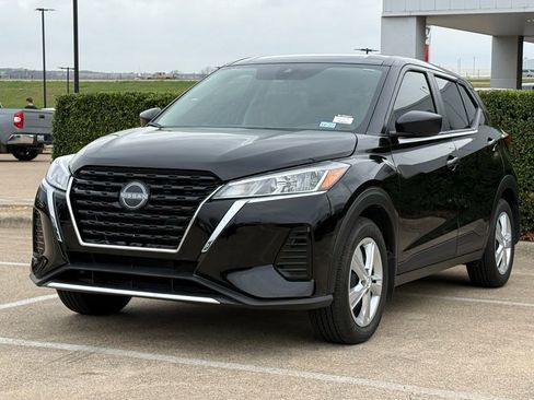 Certified 2025 Nissan Kicks Play S image 4