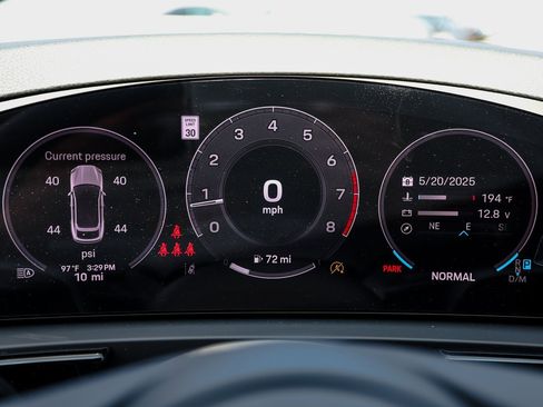 Certified 2025 Porsche Cayenne Coupe image 15