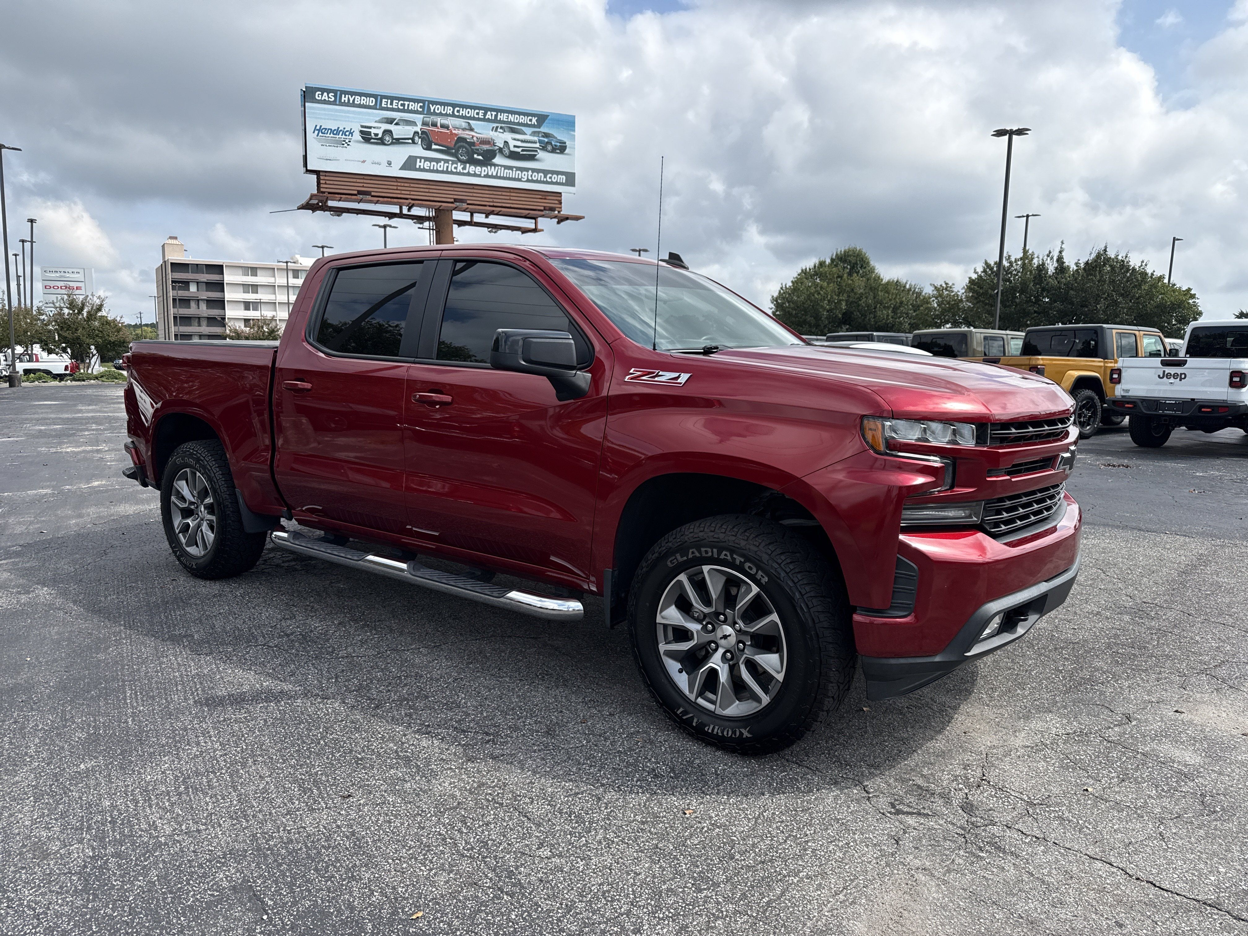 Used 2021 Chevrolet Silverado 1500 RST AWD/4WD image 2