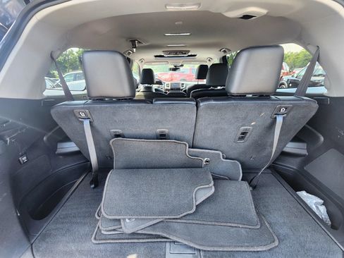 Used 2016 Honda Pilot Touring image 23