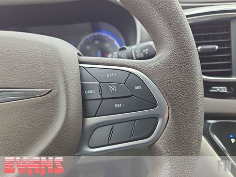 Used 2020 Chrysler Voyager LX FWD image 14