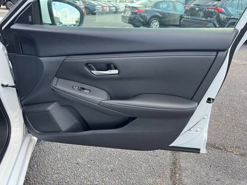Used 2025 Nissan Sentra SV FWD image 30