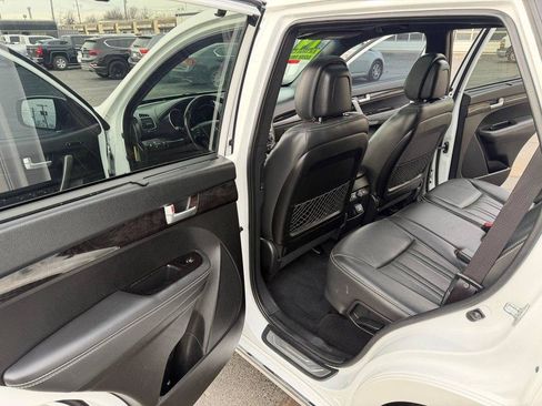 Used 2014 Kia Sorento SX FWD image 9