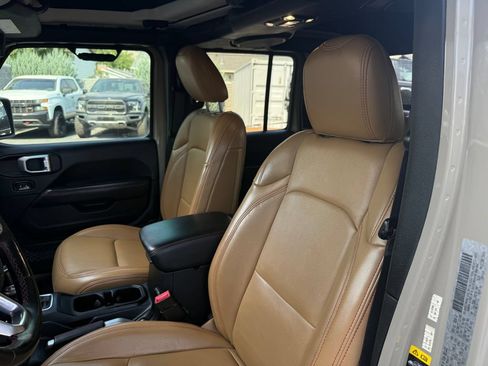 Used 2020 Jeep Gladiator Rubicon AWD/4WD image 22