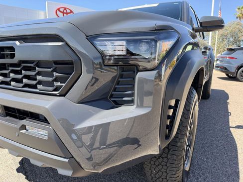 Certified 2025 Toyota Tacoma TRD Off-Road w/ TRD Off Road Upgrade Package AWD/4WD image 9