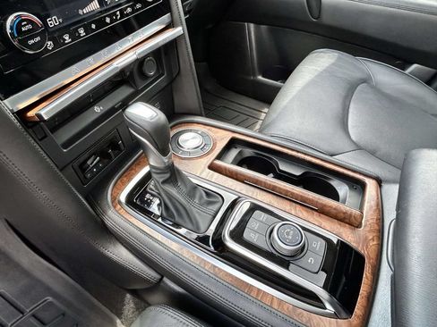 Used 2024 Nissan Armada SL w/ Captain's Chairs Package RWD image 17