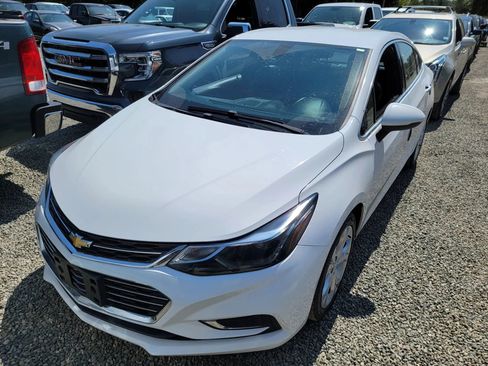 Used 2017 Chevrolet Cruze Premier FWD image 1