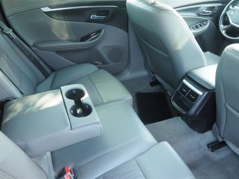 Used 2017 Chevrolet Impala LT image 23