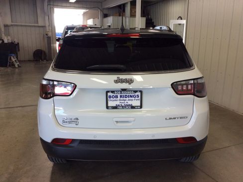 Used 2024 Jeep Compass Limited image 4
