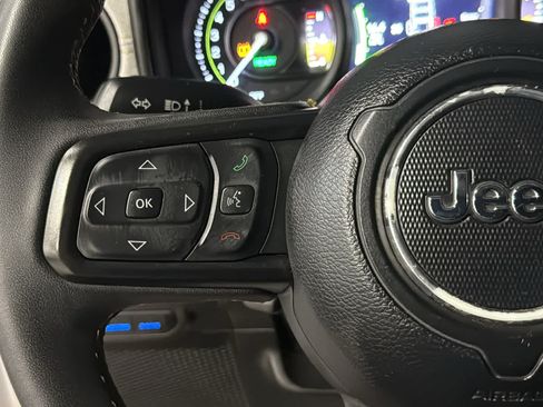 Used 2024 Jeep Wrangler Unlimited w/ Convenience Group AWD/4WD image 12