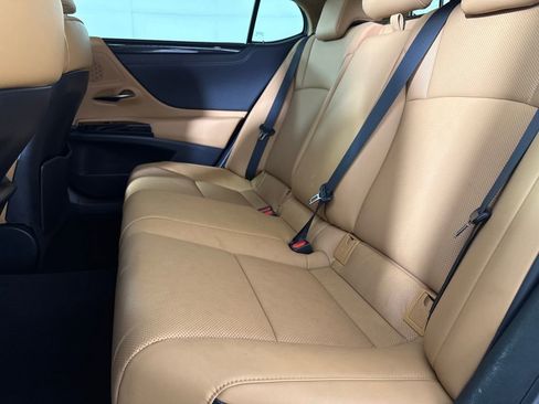Used 2023 Lexus ES 350 image 11