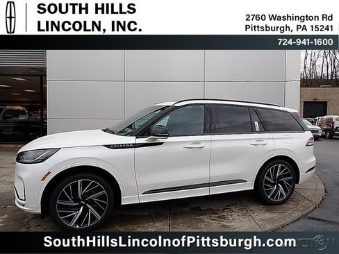 New 2025 Lincoln Aviator Black Label w/ Jet Appearance Package image 1