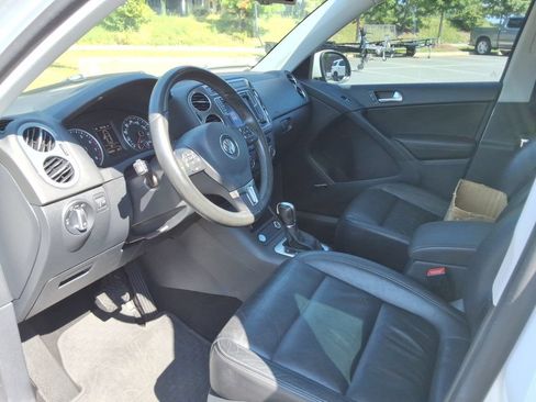 Used 2017 Volkswagen Tiguan SEL FWD image 22