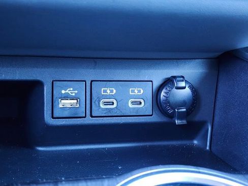 Used 2023 Toyota Highlander Limited image 25