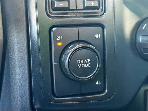 Used 2023 Ford F250 XLT AWD/4WD image 11