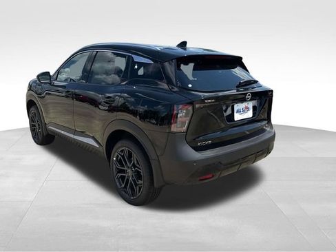New 2026 Nissan Kicks SR FWD image 6
