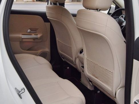 Used 2021 Mercedes-Benz GLA 250 4MATIC image 31