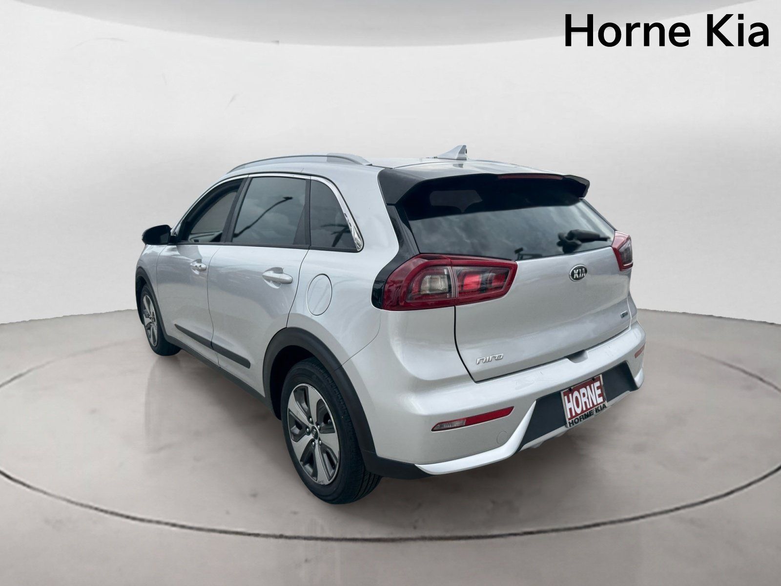 Used 2017 Kia Niro EX FWD image 5